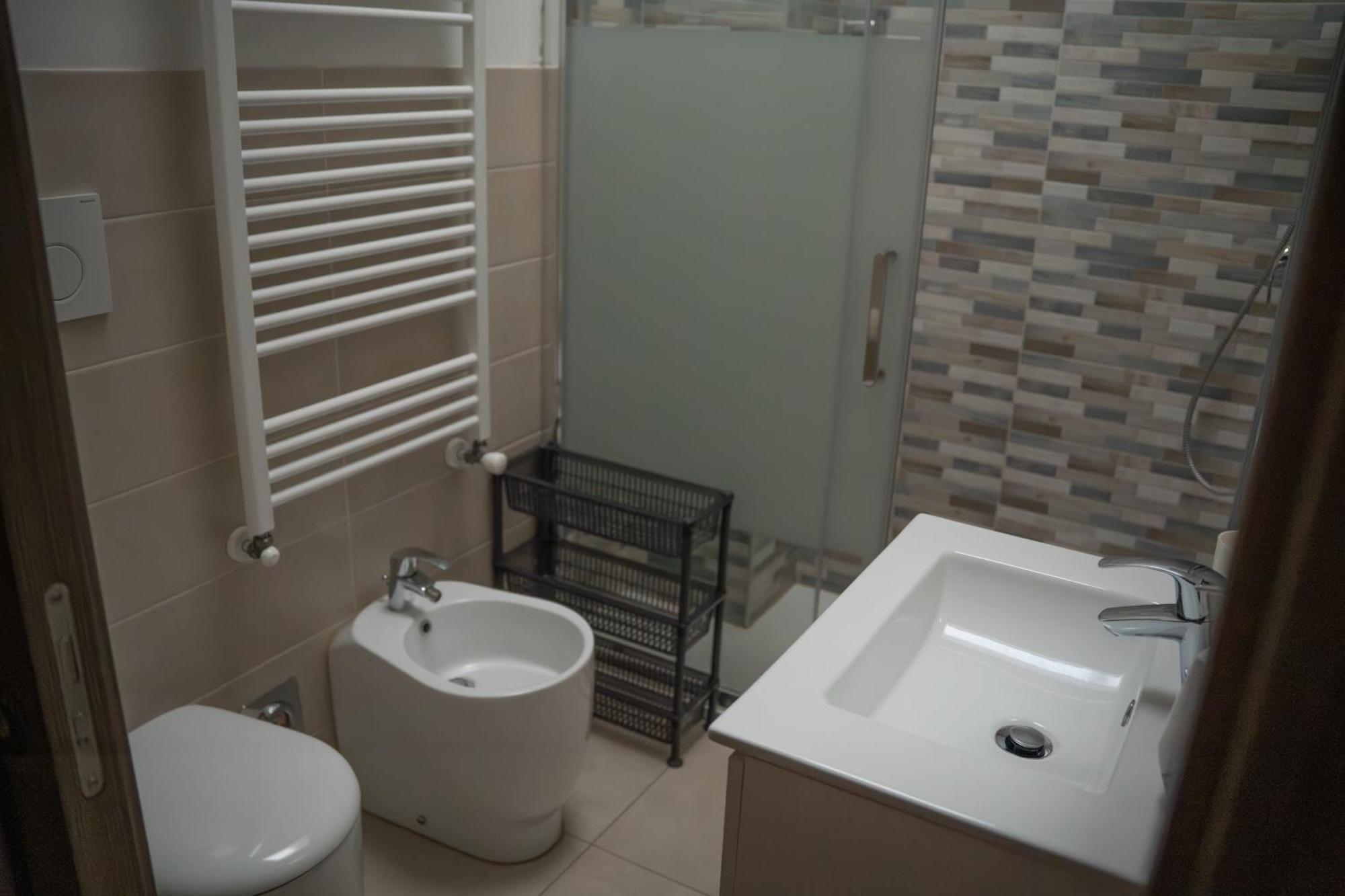 Lugaro Guest House Torino Kültér fotó